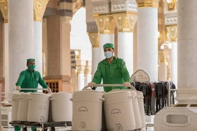 medinede zemzem suları 1