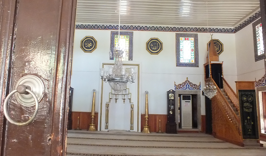 Kanlıca-İskender-Paşa-Camii-içi-2